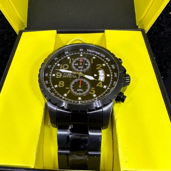 Men's (NWT) Invicta Chronograph Watch with all the Bells and Whistles - Picture 5 of 6